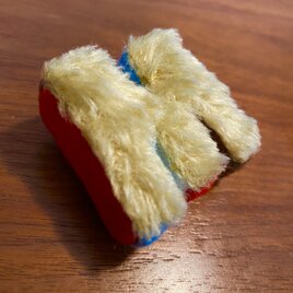 もふもふアルファベットブローチ　Mの画像