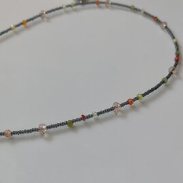 キュービックジルコニアをちりばめたマスクホルダー　暖色系