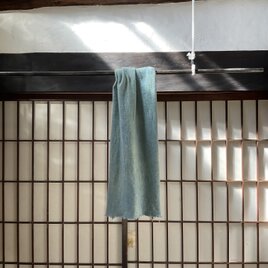天然灰汁発酵建藍×ヤマモモ染め　ウール×麻　ストールの画像