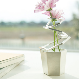 HOOP（タカク）：花器（花瓶・錫・伸縮・延命効果・結婚祝い・錫婚式・結婚１０周年）