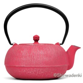 【お取り寄せ】南部鉄器 ティーポット 急須 平丸千筋 0.7L 銀/ピンク 日本製 内面ホーロー加工の画像