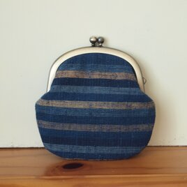 手紡ぎ手織りのがま口　-藍ボーダー-の画像