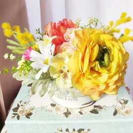 soldハッピーフラワーアレンジメント