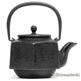 【お取り寄せ】南部鉄器 ティーポット 急須 六角利久（黒）0.5L 日本製 内面ホーロー加工