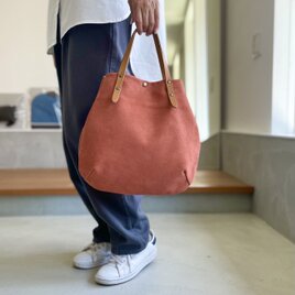 牛床ベロアと極厚オイルヌメの丸型トートバッグ S-size【ベビーピンク】の画像