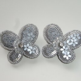 花蝶+月　ビーズ刺繍ブローチの画像