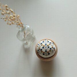 ウッドボウルのピンクッション（カラフル・フラワー）