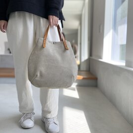 【2024再販】牛床ベロアと極厚オイルヌメの丸型トートバッグ S-size【ビアッカ】の画像