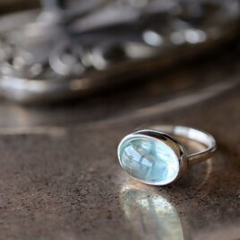 アクアマリン シルバーリング 夏の涼し気ジュエリー 水色の指輪　　青い天然石　誕生石　ご褒美の画像