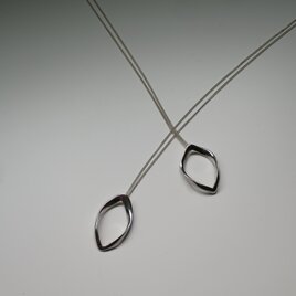 streamline necklace (2021SS new item )の画像