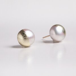 涼やかなパール　金箔パール[ピアス] シャンパンゴールド＆ホワイト 10mm 一粒スタッドピアス