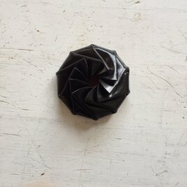 花のようなコインケース ブラックの画像