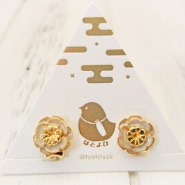 椿のイヤリング（白）