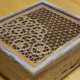 小さな麻の葉　花模様組子細工小箱の画像