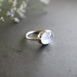 ムーンストーンのぷっくり シルバーリング 　ご褒美ジュエリー 天然石の指輪　ブルー