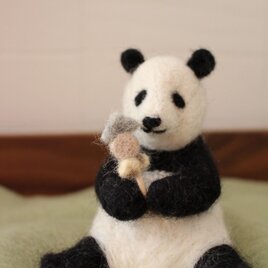 食いしん坊パンダ