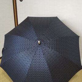 ネクタイ生地で作った紳士用日傘の画像