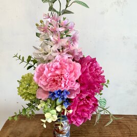 仏花　華やか芍薬mix②右スタイルの画像