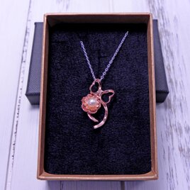 八重桜のペンダント（ピンクゴールドメッキ）