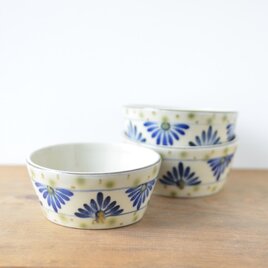 小鉢 水玉菊文　大 (沖縄のやちむん)