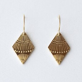 模様を打った 真鍮ピアス／medallion pattern hook earrings diamondの画像