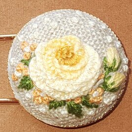 バラの刺繍のショールピン(イエロー)の画像
