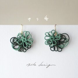 ピアス「ゆら香」（淡緑×深緑）