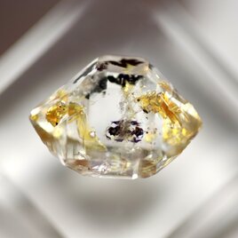 【高品質】 オイルインクォーツ 原石 鉱物 天然石 一点物 (No.1161)