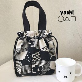 これは便利❤︎持ち手付きランチバッグ❤︎モノトーンオシャレお弁当入れの画像