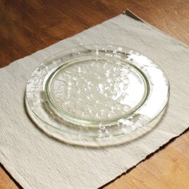 【期間限定：10％off】在庫限り：リサイクルガラスの食器　リム皿　ライトグリーン(φ24cm)の画像