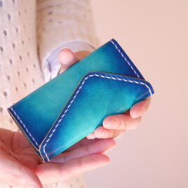 【手縫い】レザーキーケース　「タキシード」　ヌメ革　青　ブルー　【海の色】の画像