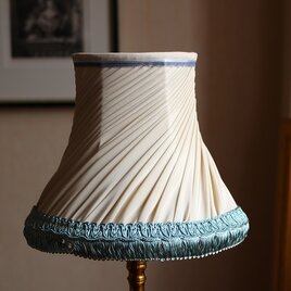 シルクのテーブルランプ用ランプシェード  /  ラガシュ  /  シャンパンゴールド