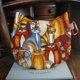 茶色の猫柄の猫耳ポーチ（送料無料）