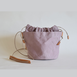 パラフィン×レザー 巾着型丸底ポシェット／オールドピンク