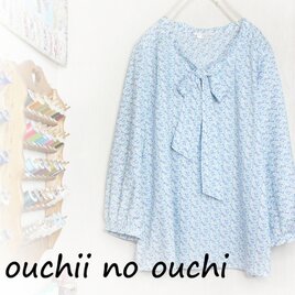 お値引き　リバティタナローン　大き目リボンギャザーヨークブラウス♪