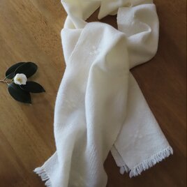 handwoven scarf (off-white) オフホワイトの手織りマフラーの画像