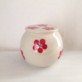 白磁紅梅蓋物