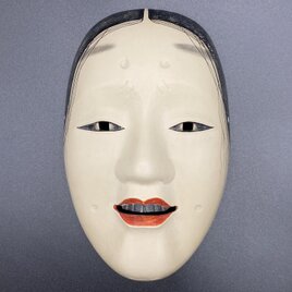 能面「深井」 | iichi 日々の暮らしを心地よくするハンドメイド