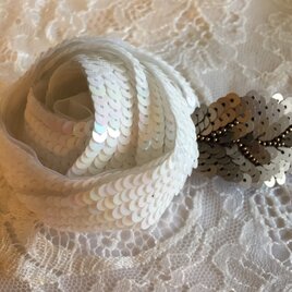 バラ(白色) Rose Blanc- オートクチュール刺繍コサージュの画像