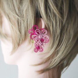 かたっぽイヤーカフ「ひさし咲々」（淡ピンク×濃ピンク）