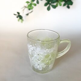 誕生花/桜草・暖かいのもオッケーマグカップ・爽やかグリーンの画像