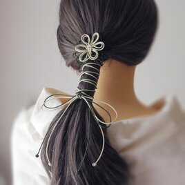 ヘアゴム「詩ハ世ニ延ベ」（アイボリー×深緑）