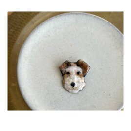 七宝焼　犬のブローチ(ワイヤーフォックステリア)の画像