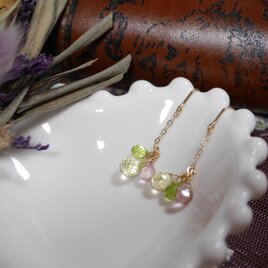 フラワーカラーピアス