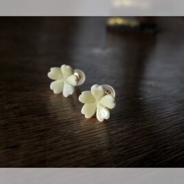 K10 桜 simple ⋮ Makkoh ⋮ stud earrings