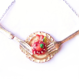 (S)Strawberry Cake Necklace