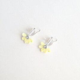 「ŞAKA ŞAKA」 -FLAT FLOWER+BALL PIERCE- light yellow×grayの画像