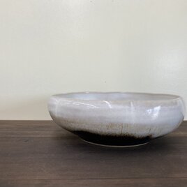 輪花鉢　糠白/飴