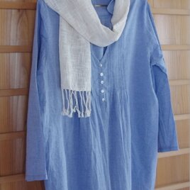圧倒的にさわやかな夏の白・綿のミニマフラー。細幅（幅約22㎝×長さ約145㎝）の画像