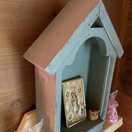 シャビーシック祈りのための小箱・コンパクト仏壇の画像